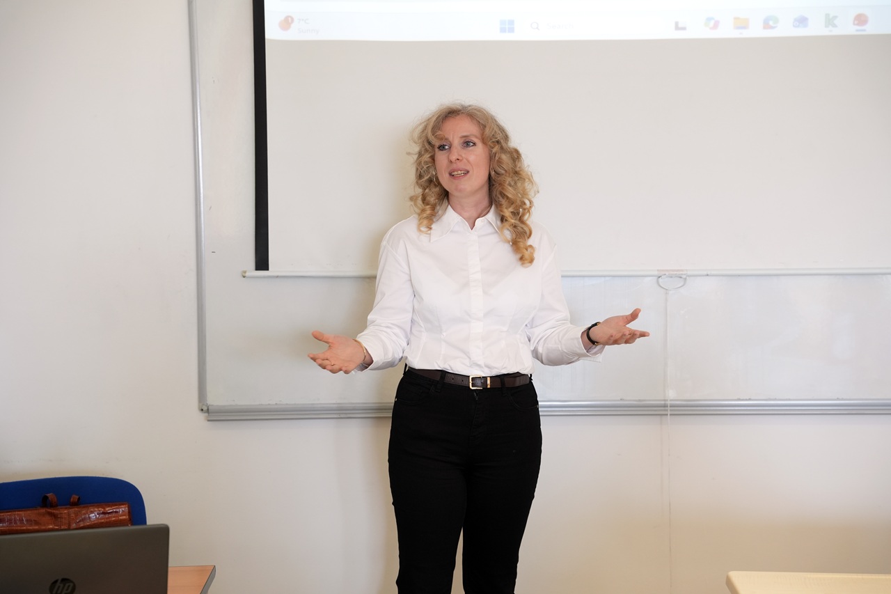 Assoc. Prof. Dr. Laura Kromják from ELTE University Delivers Lecture on Intergenerational Justice and Refugee Protection at IUS Assoc. Prof. Dr. Laura Kromják from ELTE University Delivers Lecture on Intergenerational Justice and Refugee Protection at IUS