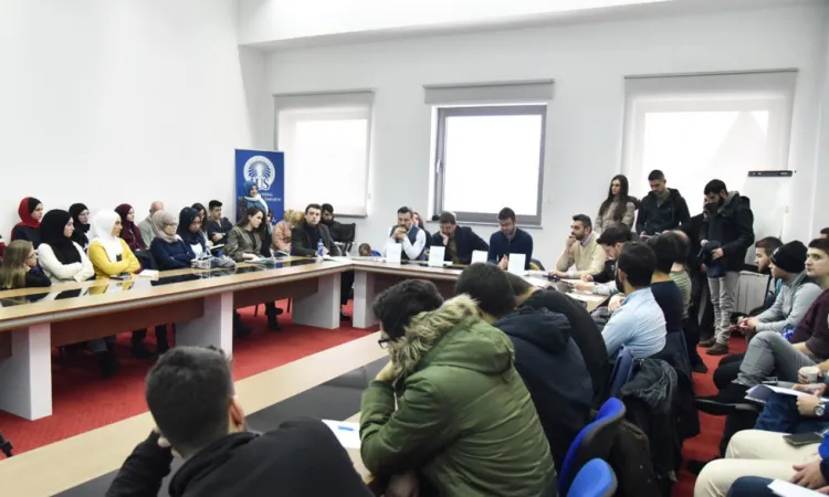 Round Table "Aggression, Not a Civil War" Held at IUS